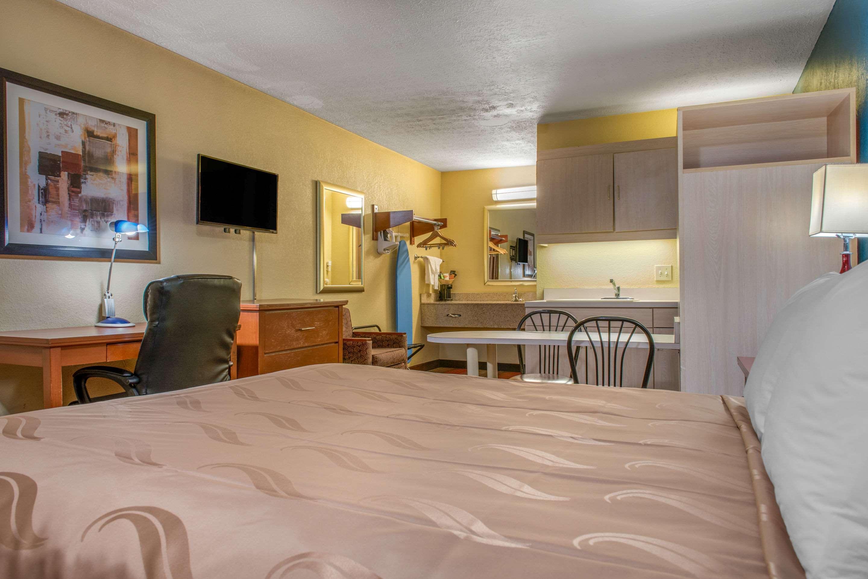 Quality Inn Columbus-East Exterior photo