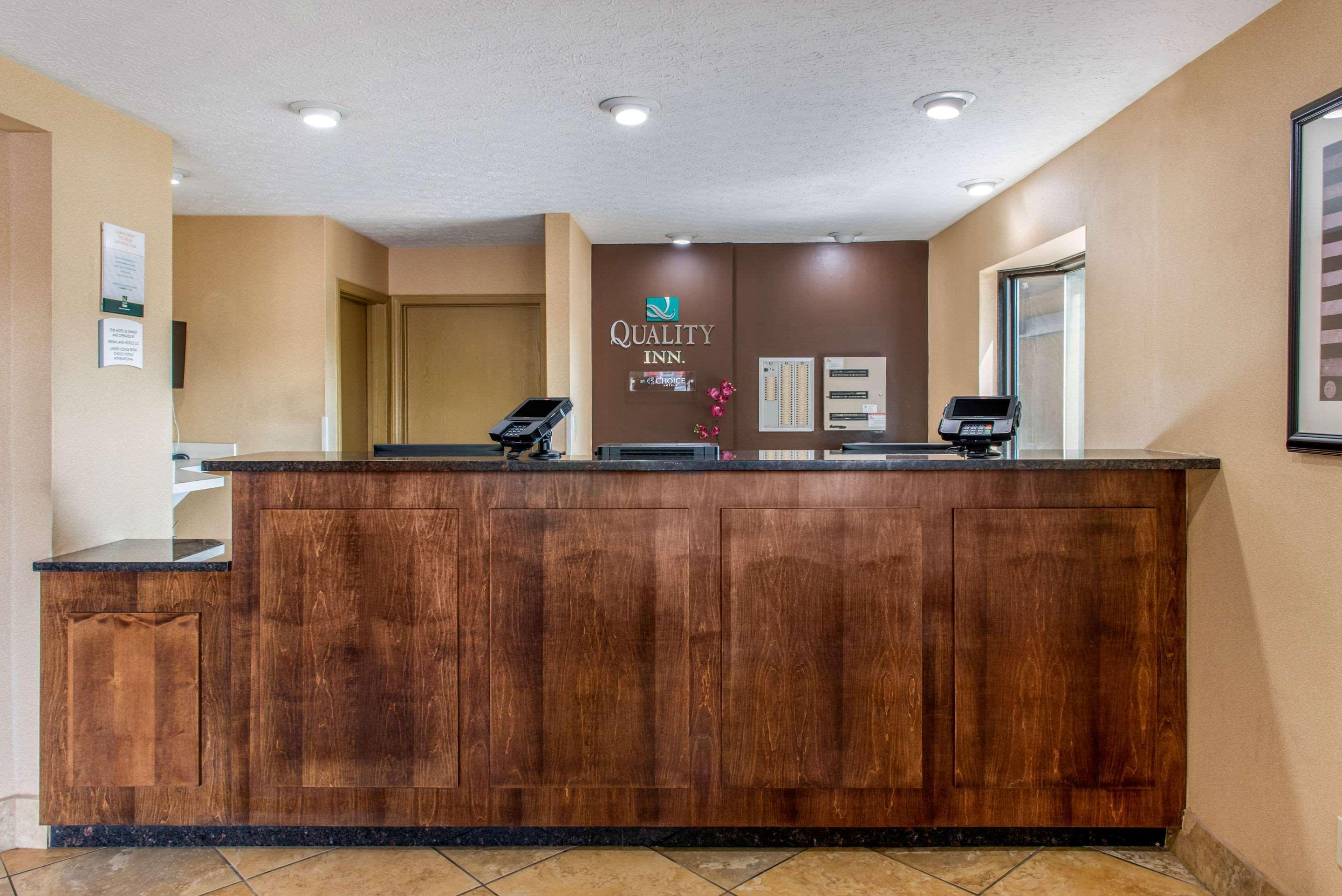 Quality Inn Columbus-East Exterior photo