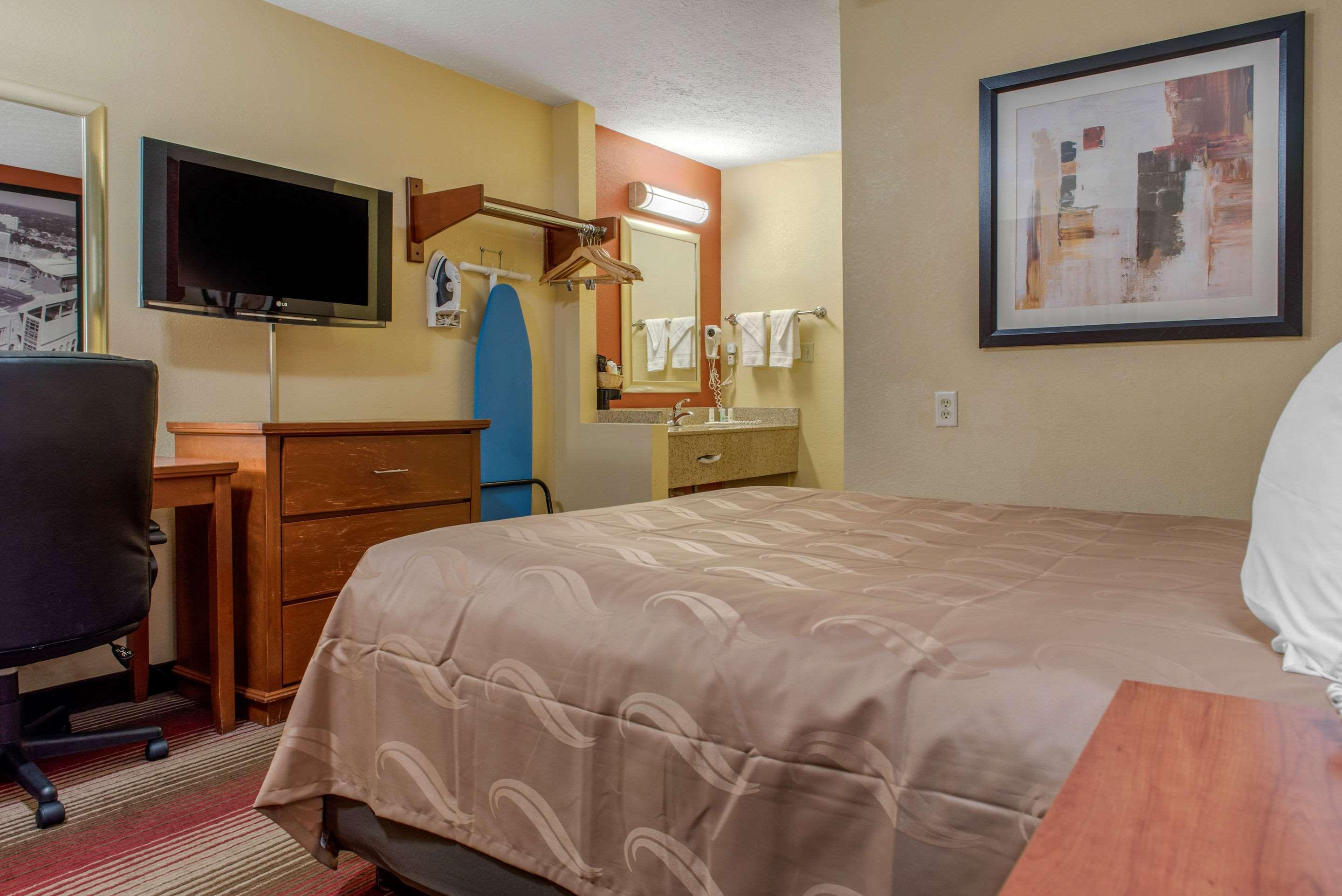 Quality Inn Columbus-East Exterior photo