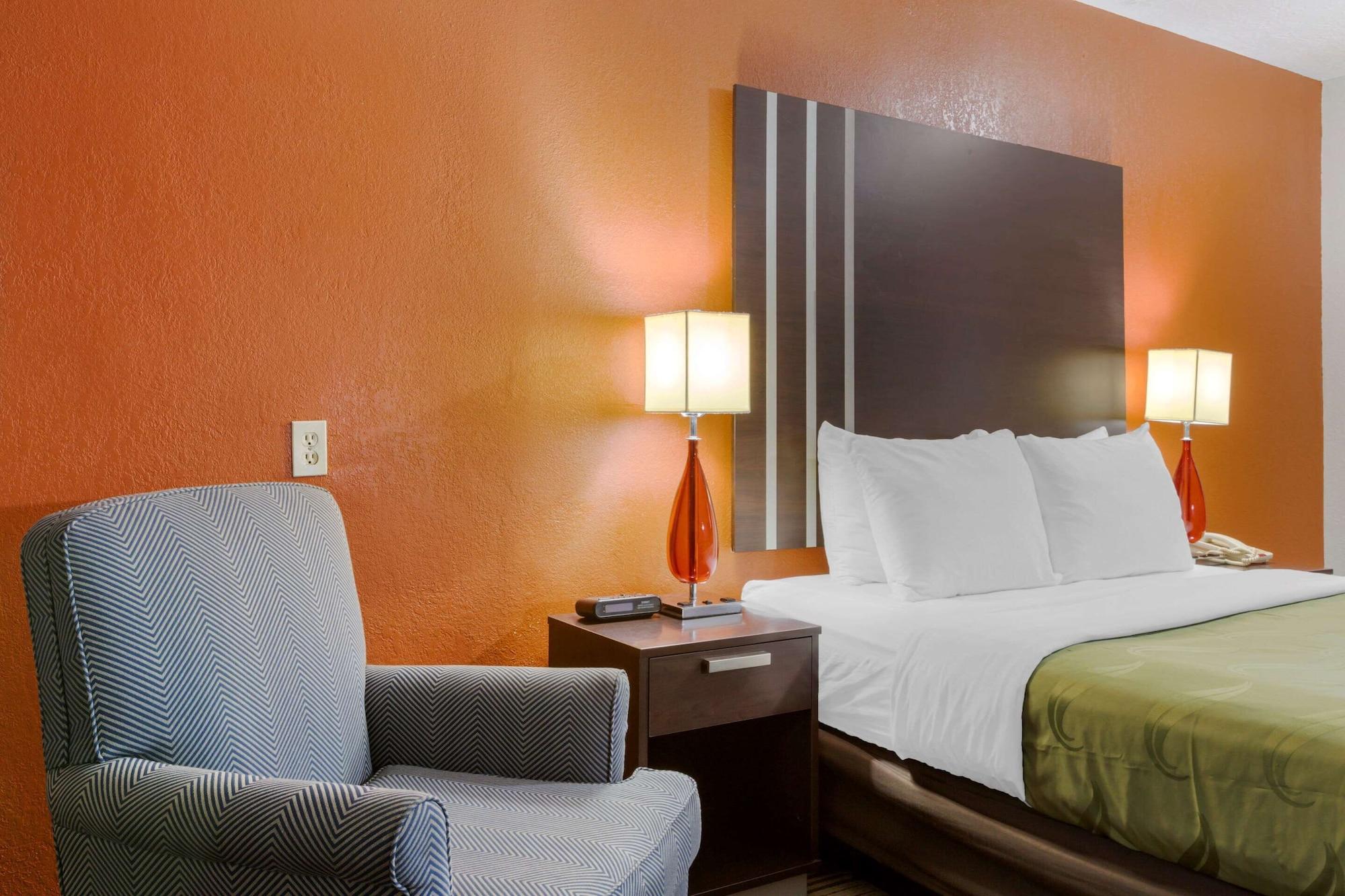 Quality Inn Columbus-East Exterior photo