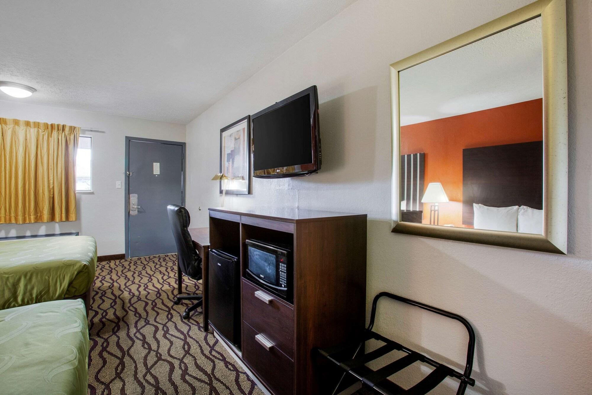 Quality Inn Columbus-East Exterior photo