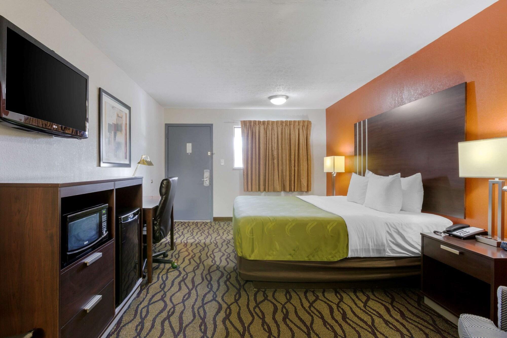 Quality Inn Columbus-East Exterior photo